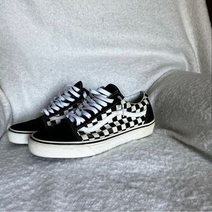 Primary check old skool vans, size 11.0, color white and black